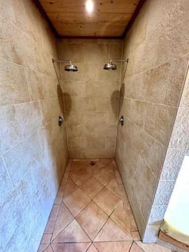 Apartment Joelle Dusche in der Sauna 