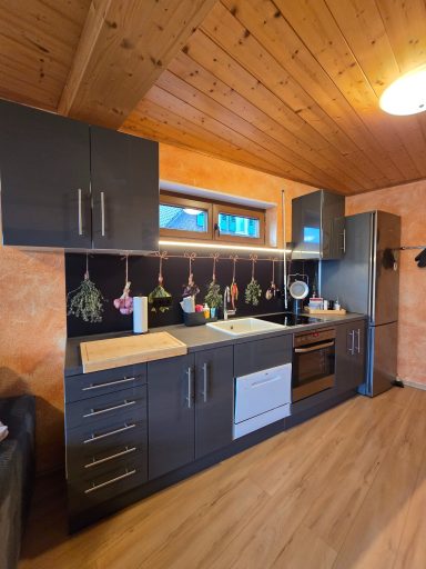 Voll ausgestattete Küche